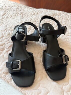 WHITE Mt Black Buckle Strap Square-Toe Block Heel Sandals. Brand new
